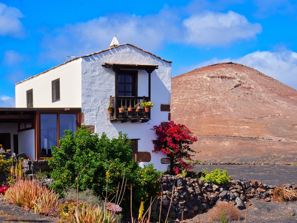 https://www.roperpropertieslanzarote.com/assets/content/news/91/photos/1.jpg