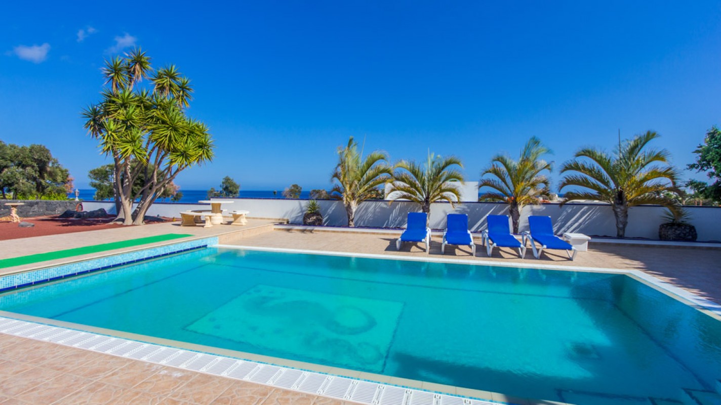 - Puerto Calero - Roper Properties