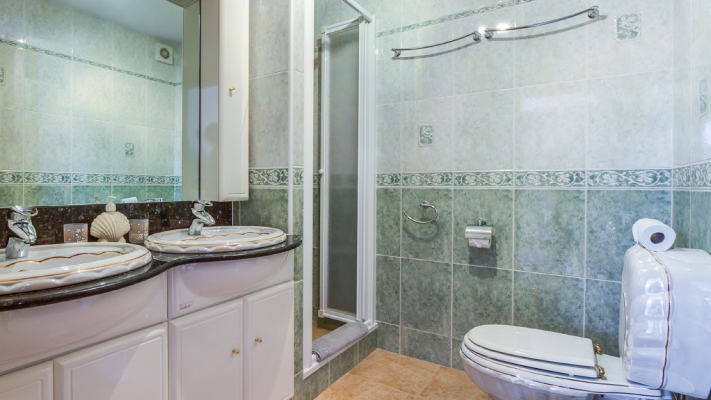 - Puerto Calero - Roper Properties