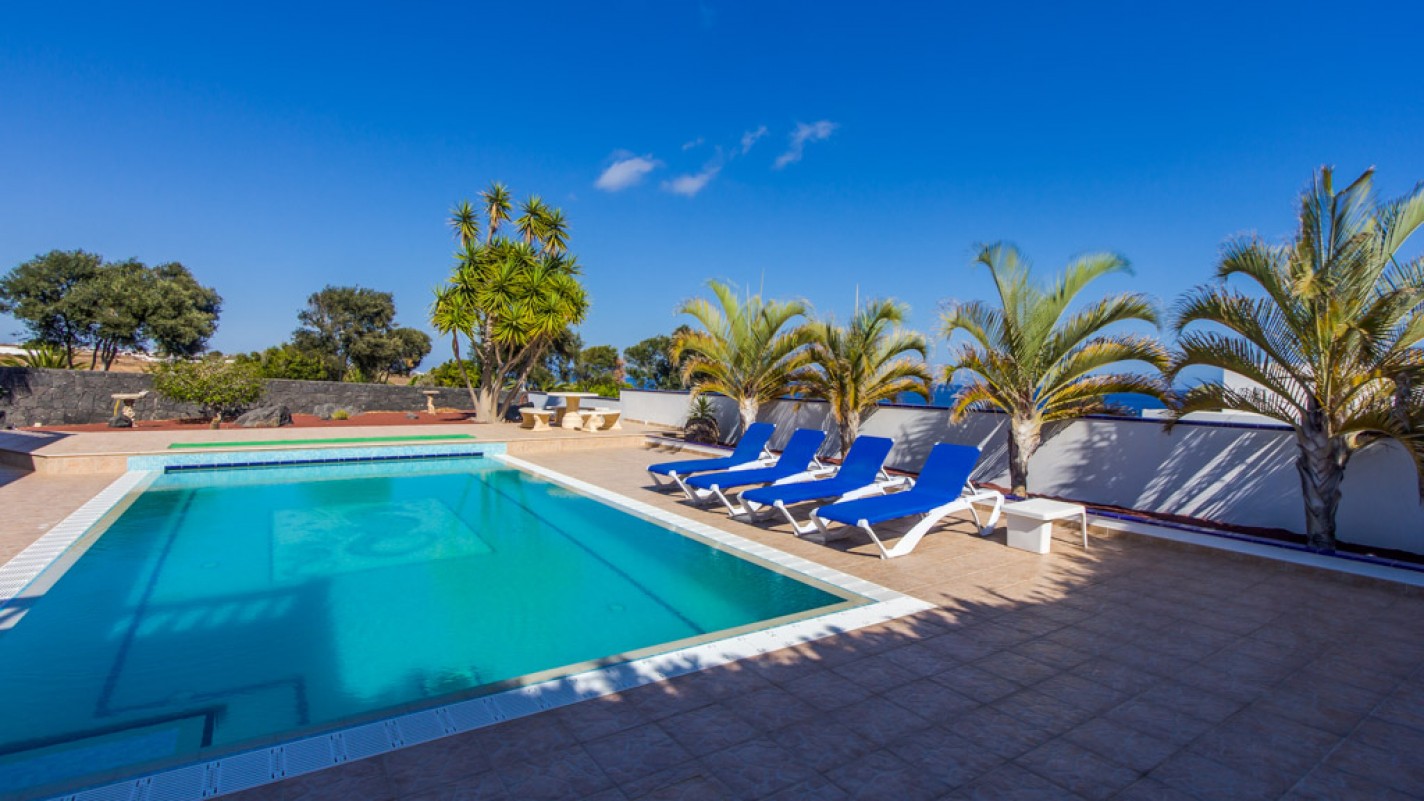 - Puerto Calero - Roper Properties