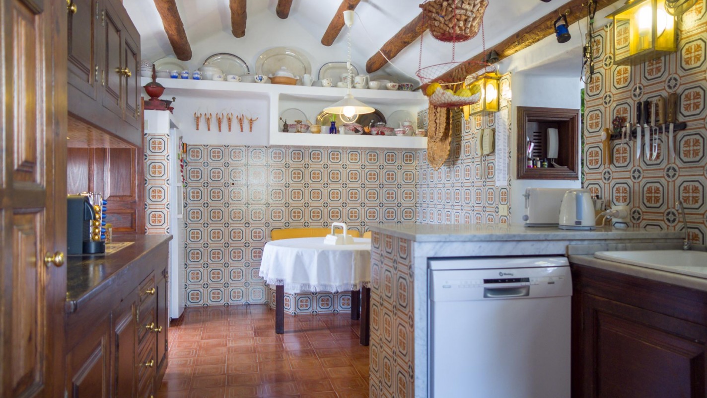- Tías - Roper Properties