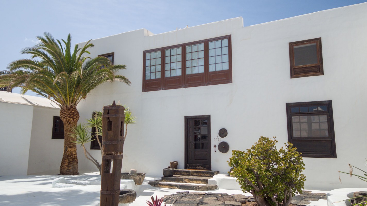 - Tías - Roper Properties