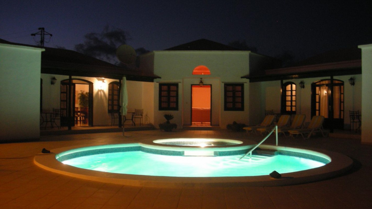 - Puerto Del Carmen - Roper Properties