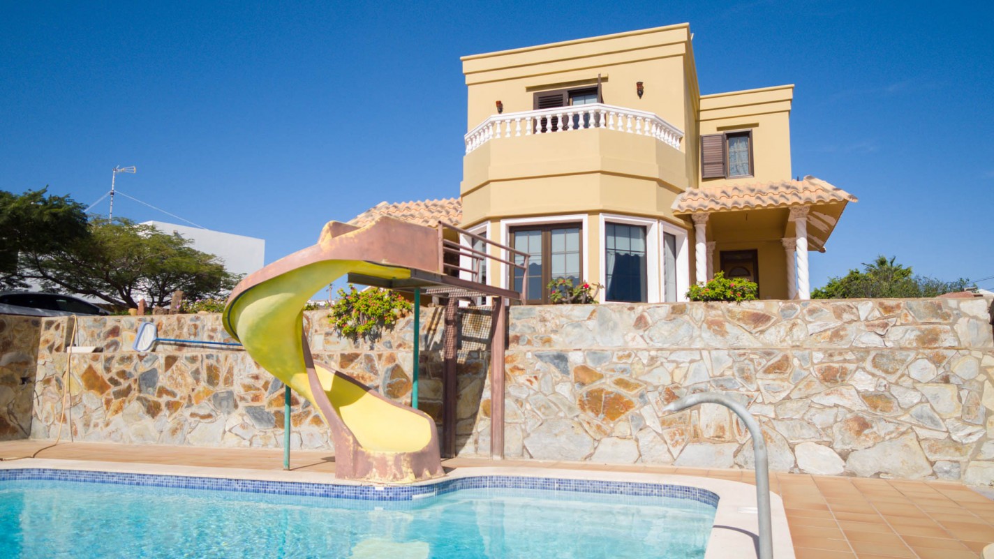 - Tías - Roper Properties
