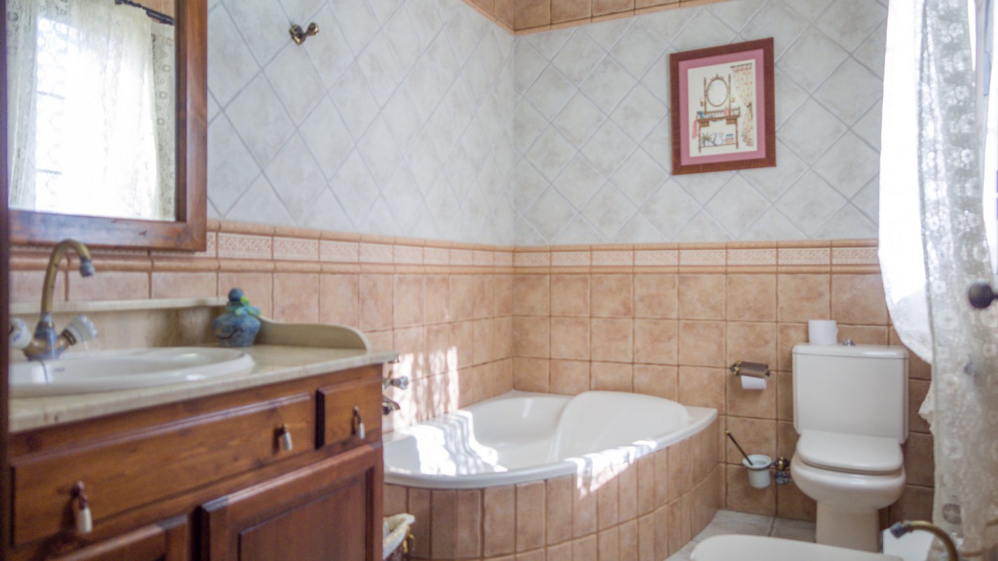 - Tías - Roper Properties