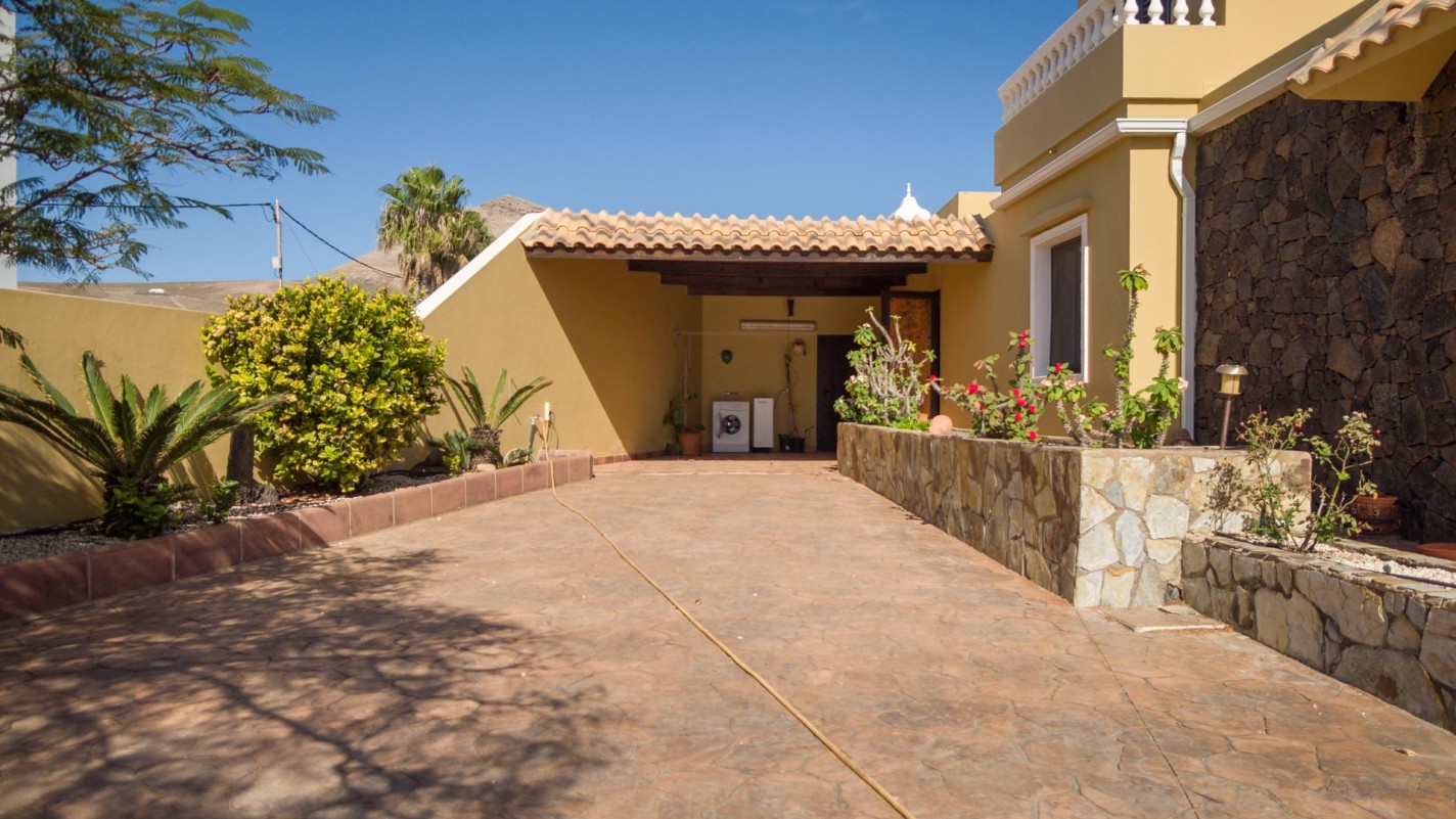 - Tías - Roper Properties