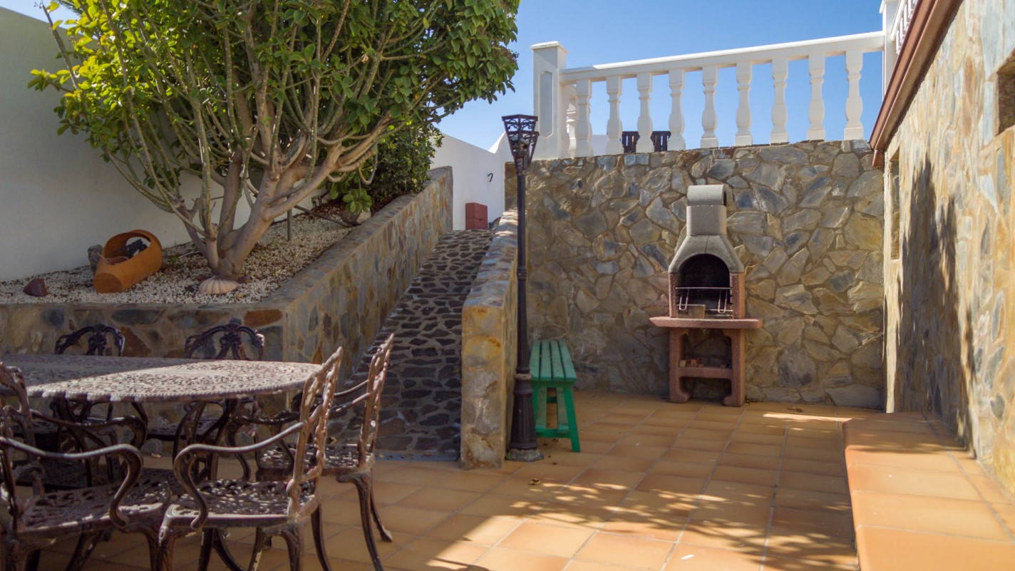 - Tías - Roper Properties
