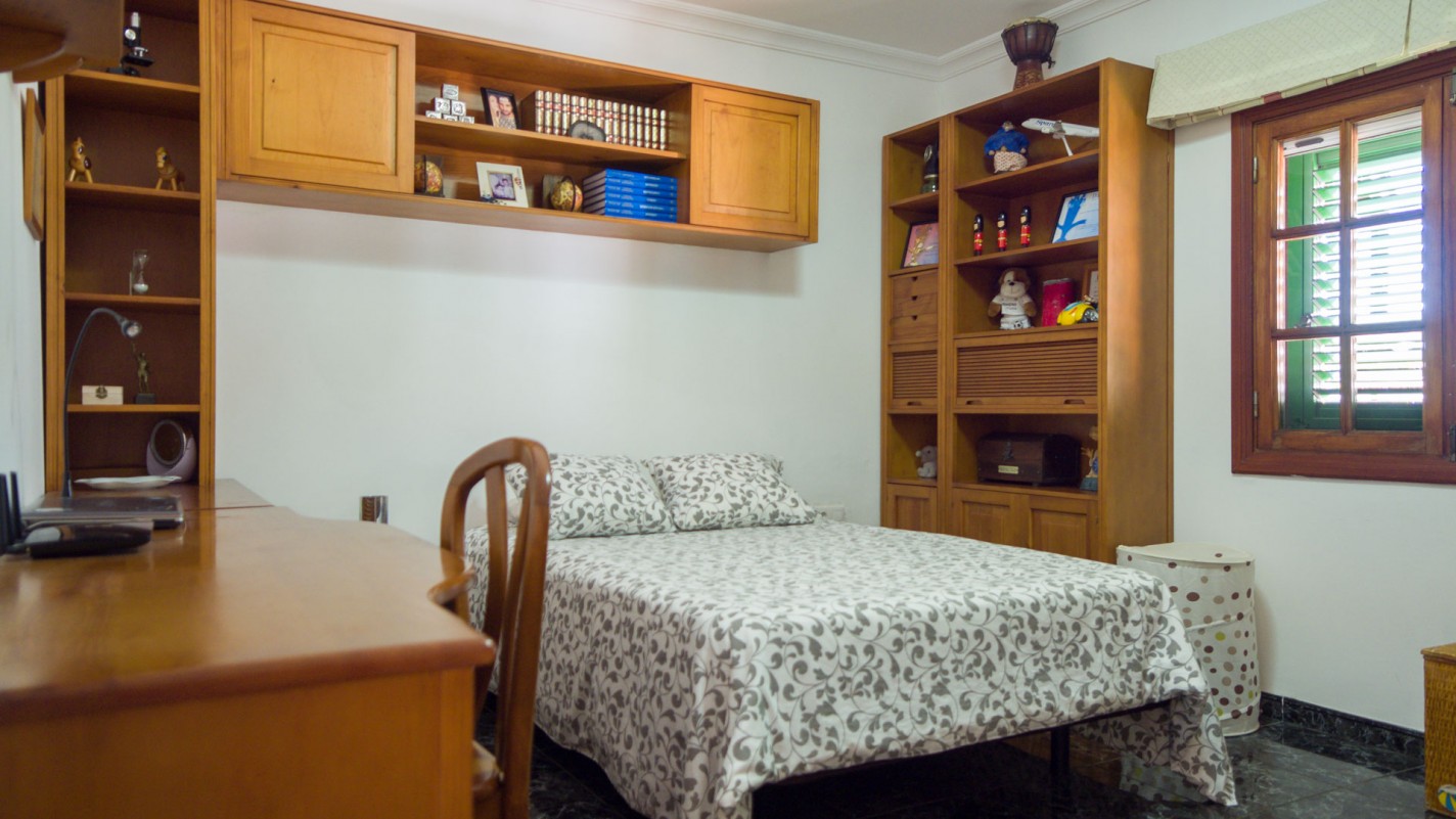 - Tías - Roper Properties