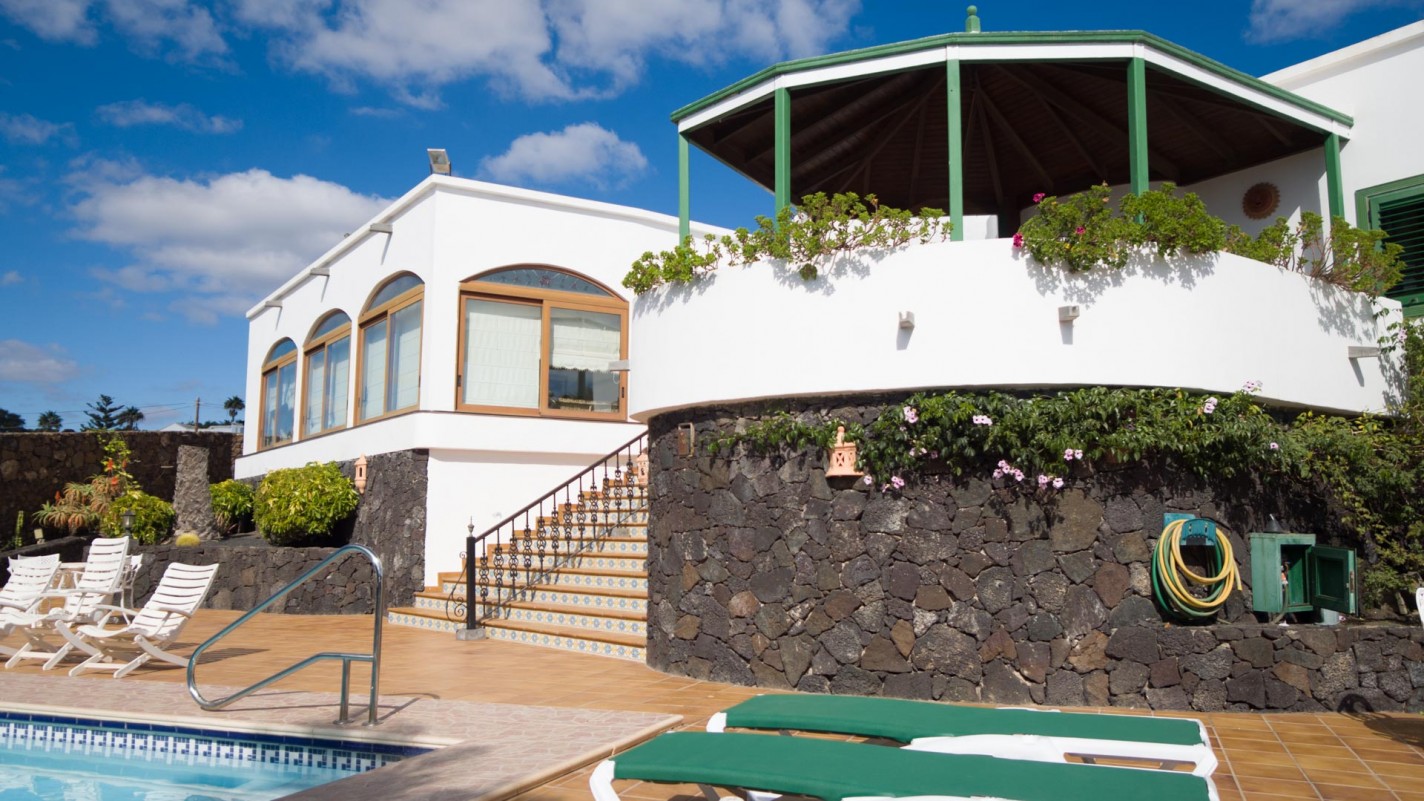 - Tías - Roper Properties
