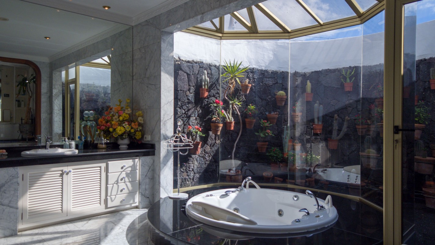- Tías - Roper Properties
