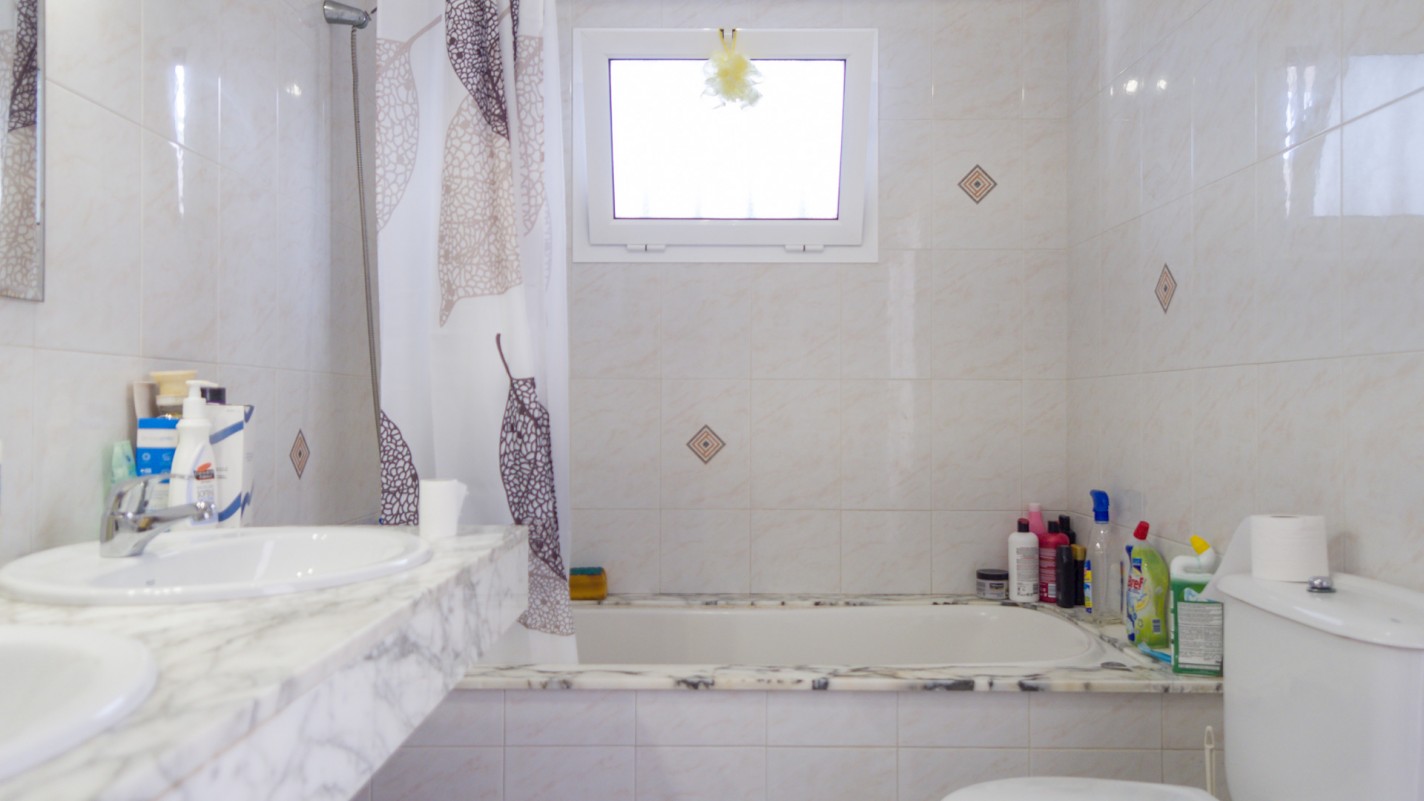 - Tías - Roper Properties