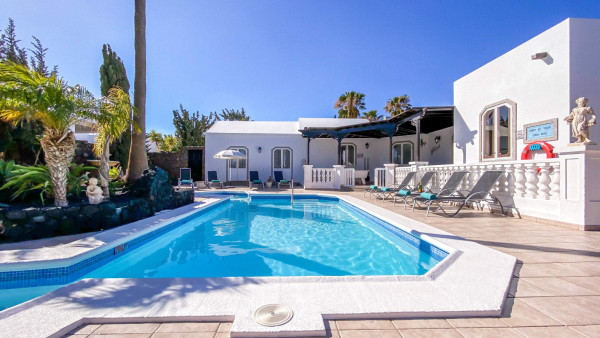 4 Bedroom  House / Villa 3
