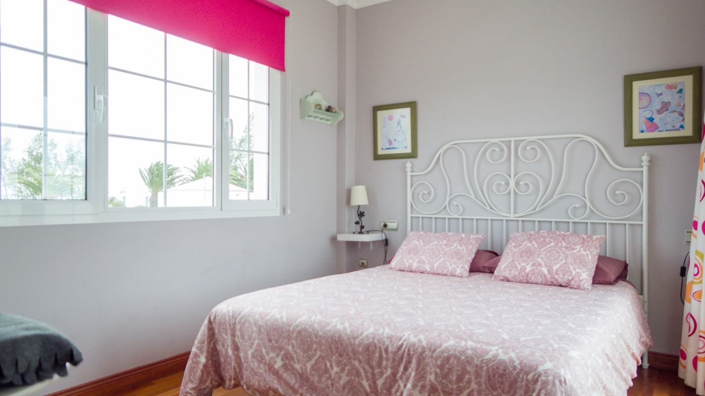 - Costa Teguise - Roper Properties