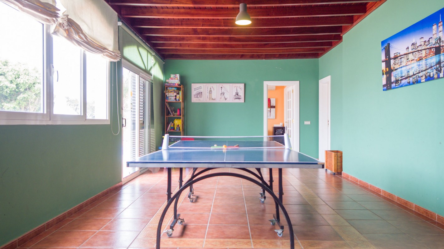 - Costa Teguise - Roper Properties