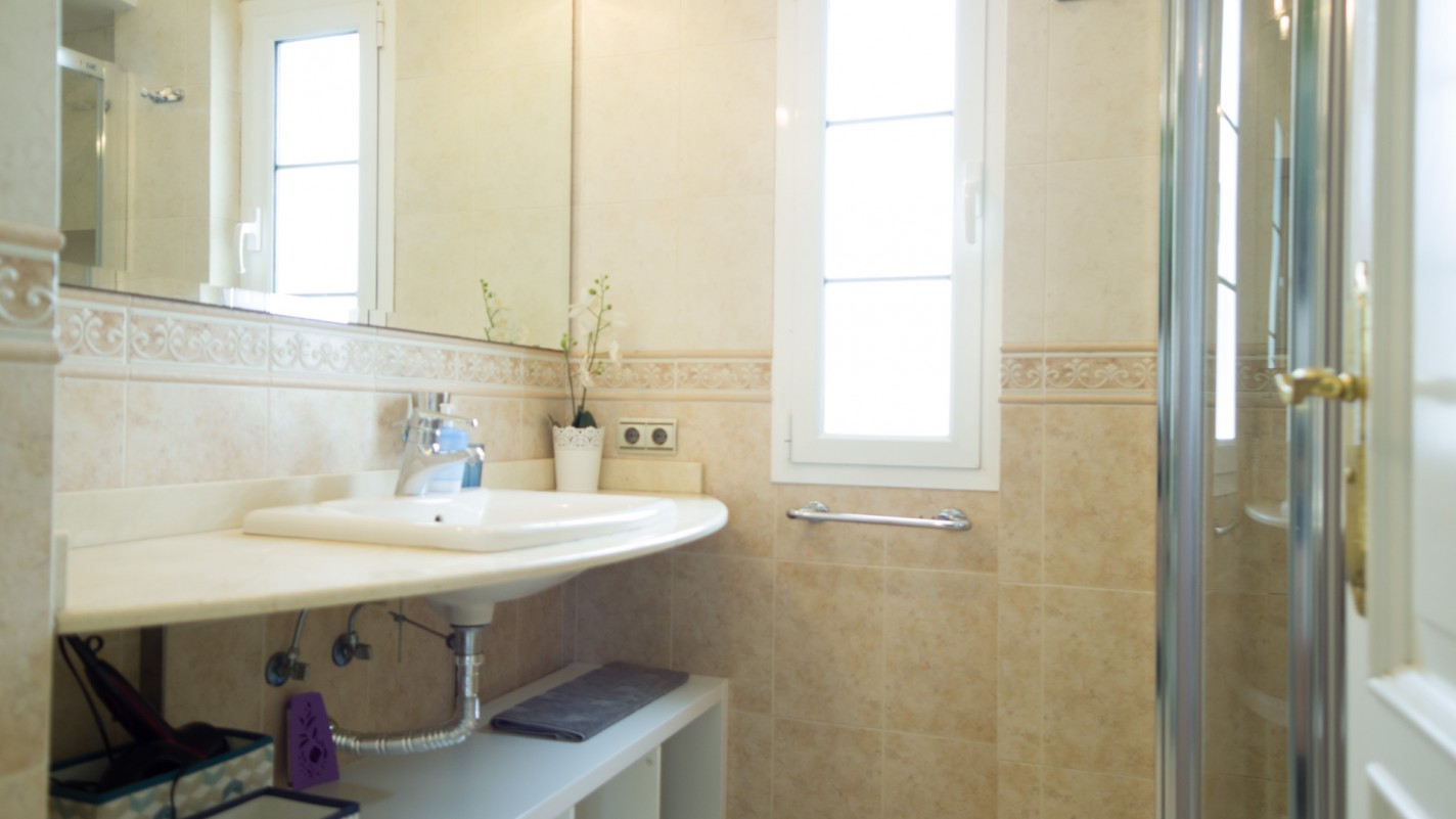 - Costa Teguise - Roper Properties