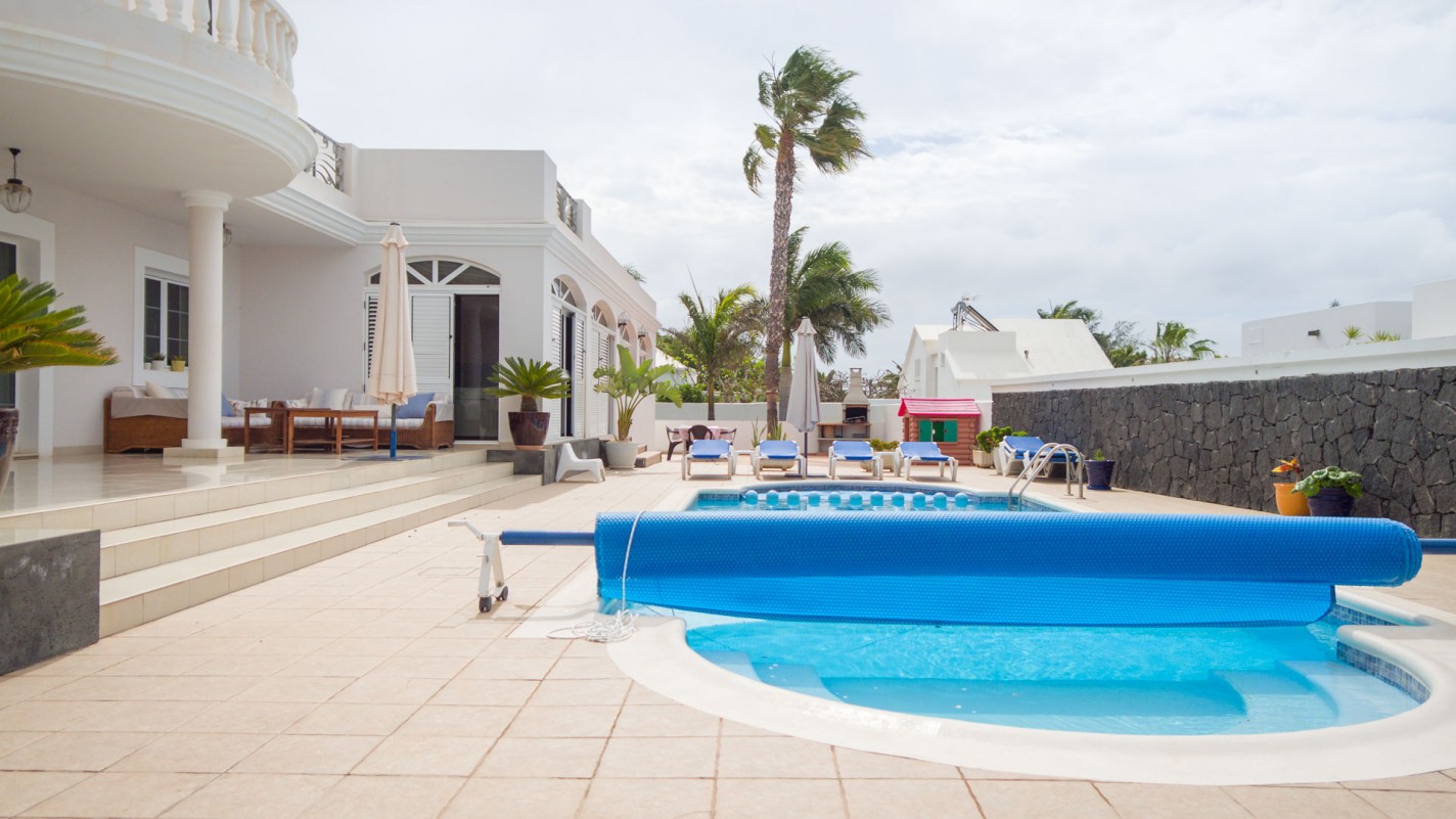 - Costa Teguise - Roper Properties