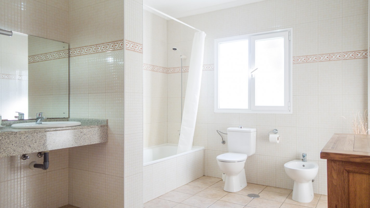 - Puerto Calero - Roper Properties