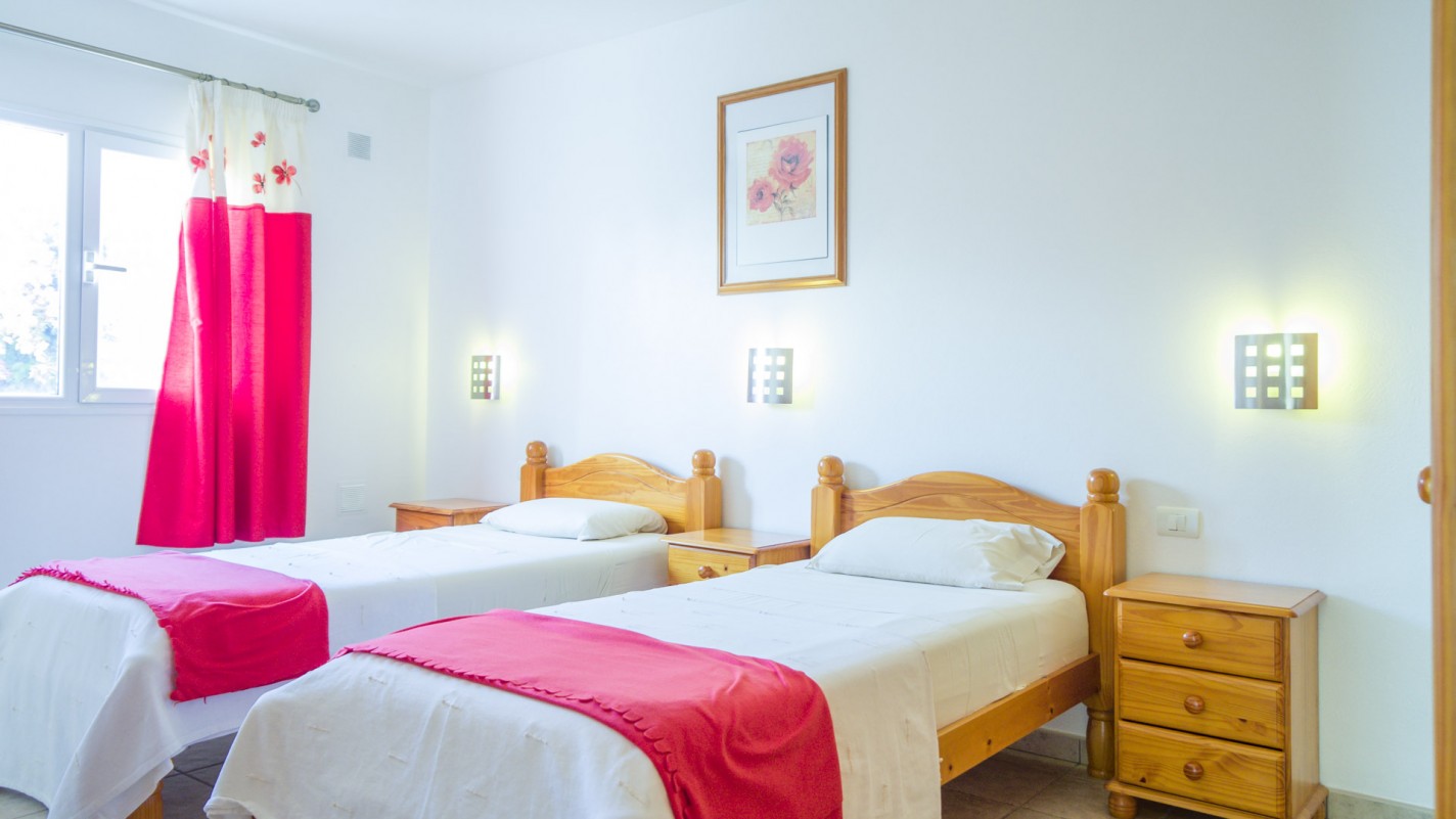 - Puerto Calero - Roper Properties