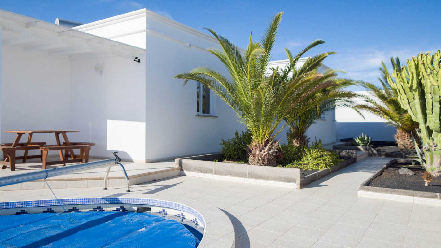 - Puerto Calero - Roper Properties