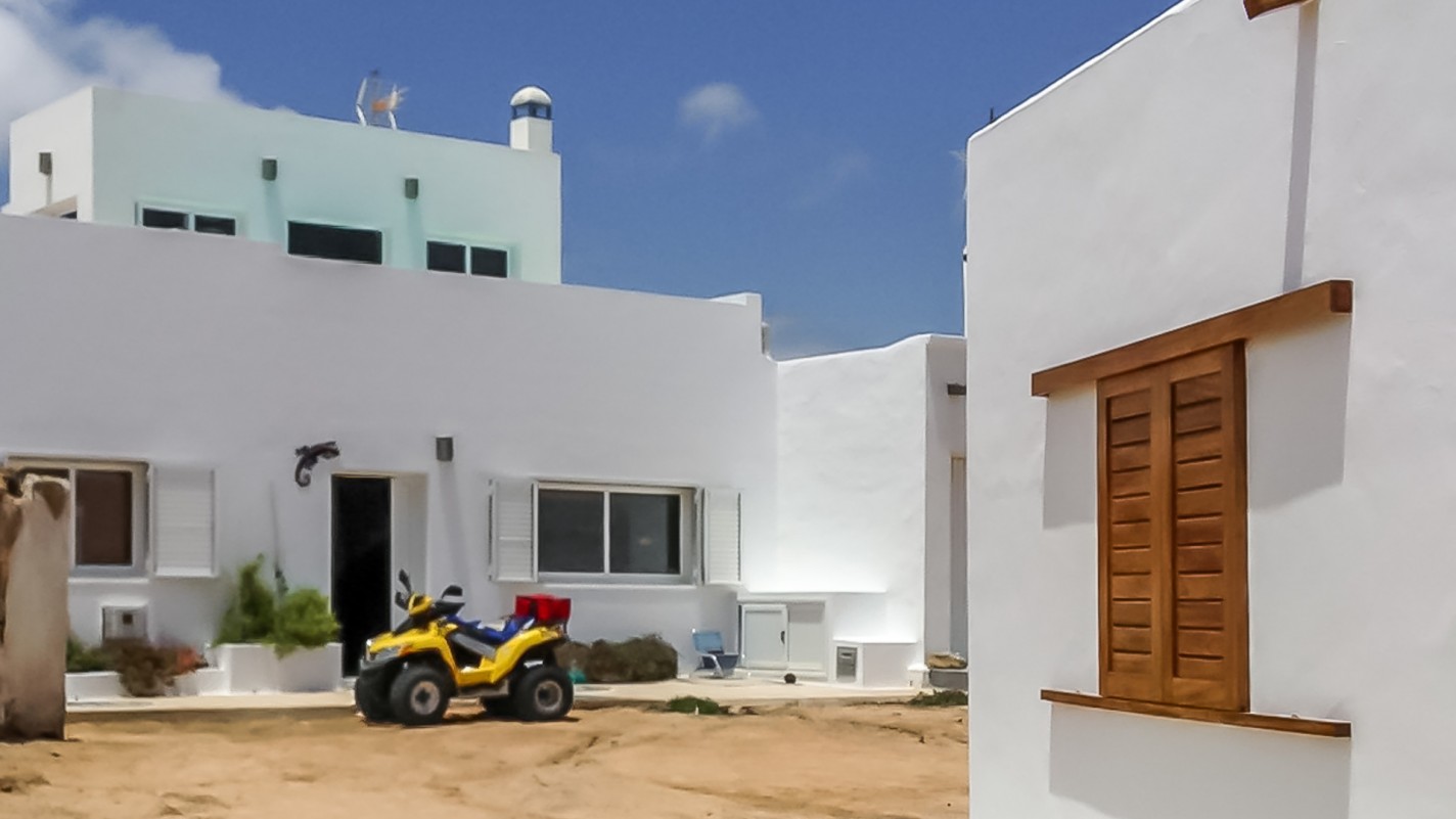 - La Graciosa - Roper Properties