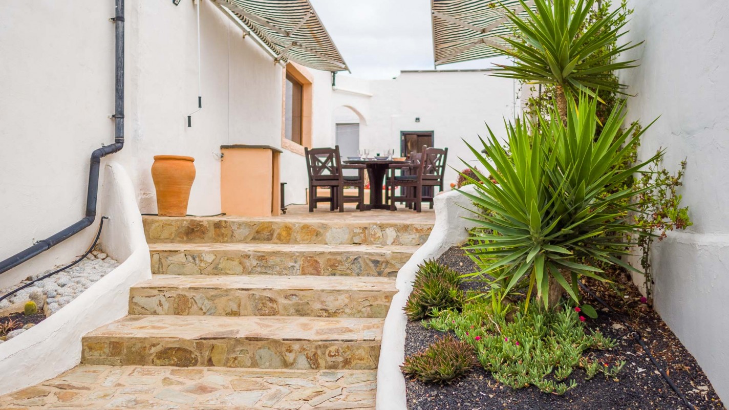 - Tías - Roper Properties