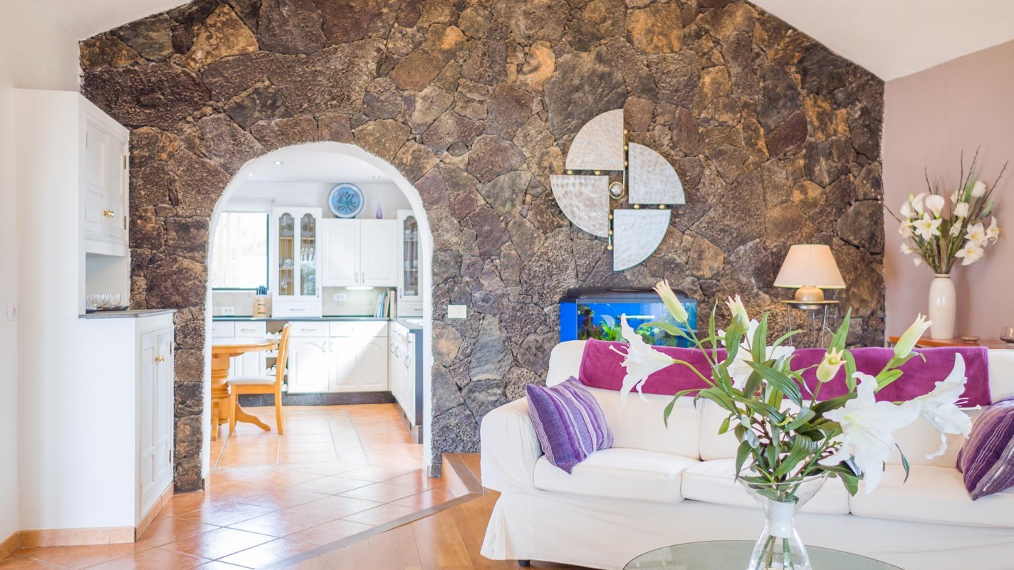 - Tías - Roper Properties