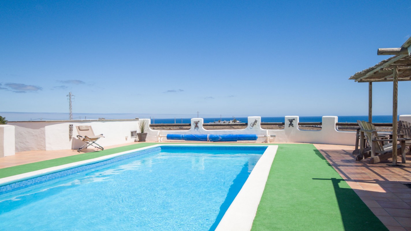 - Tías - Roper Properties