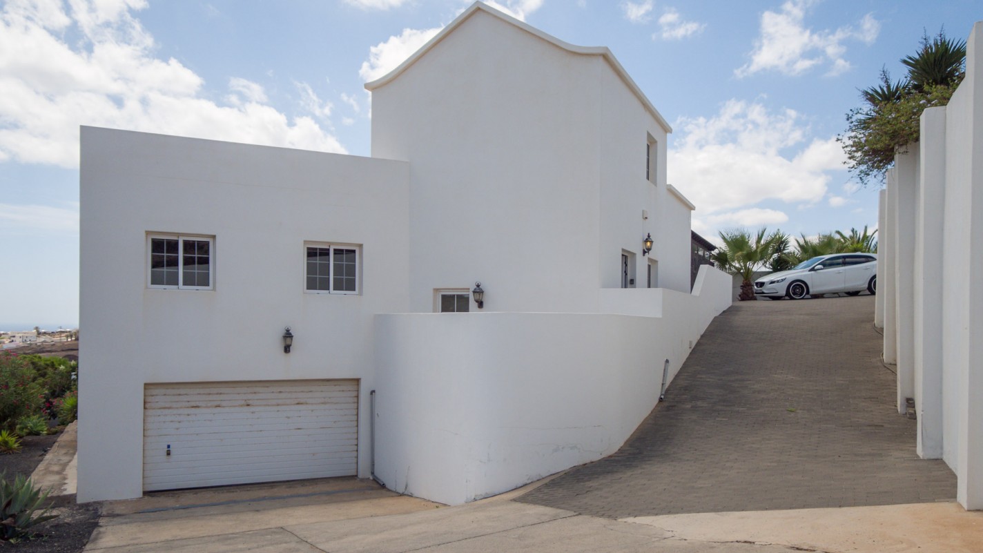 - Tías - Roper Properties
