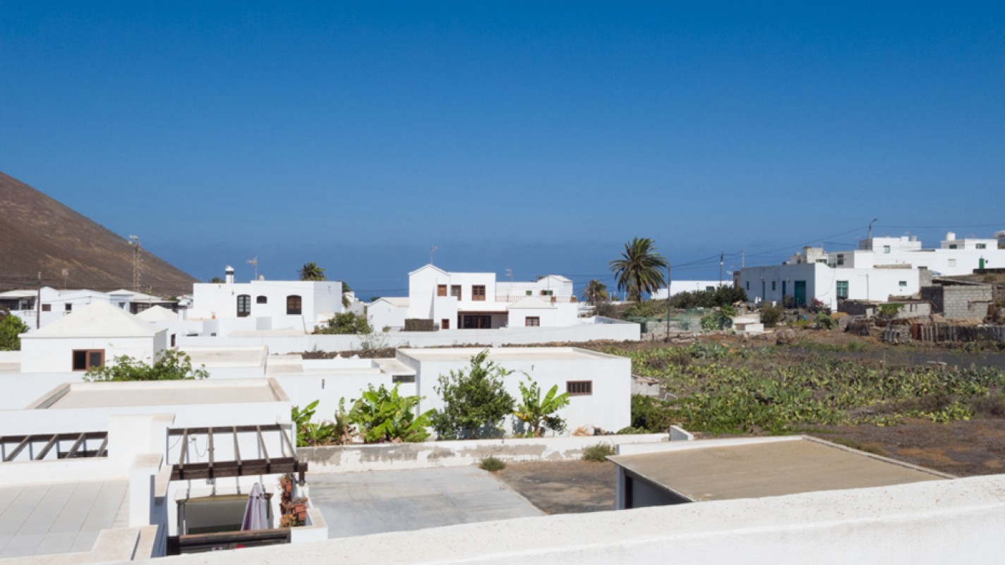 - Guatiza - Roper Properties