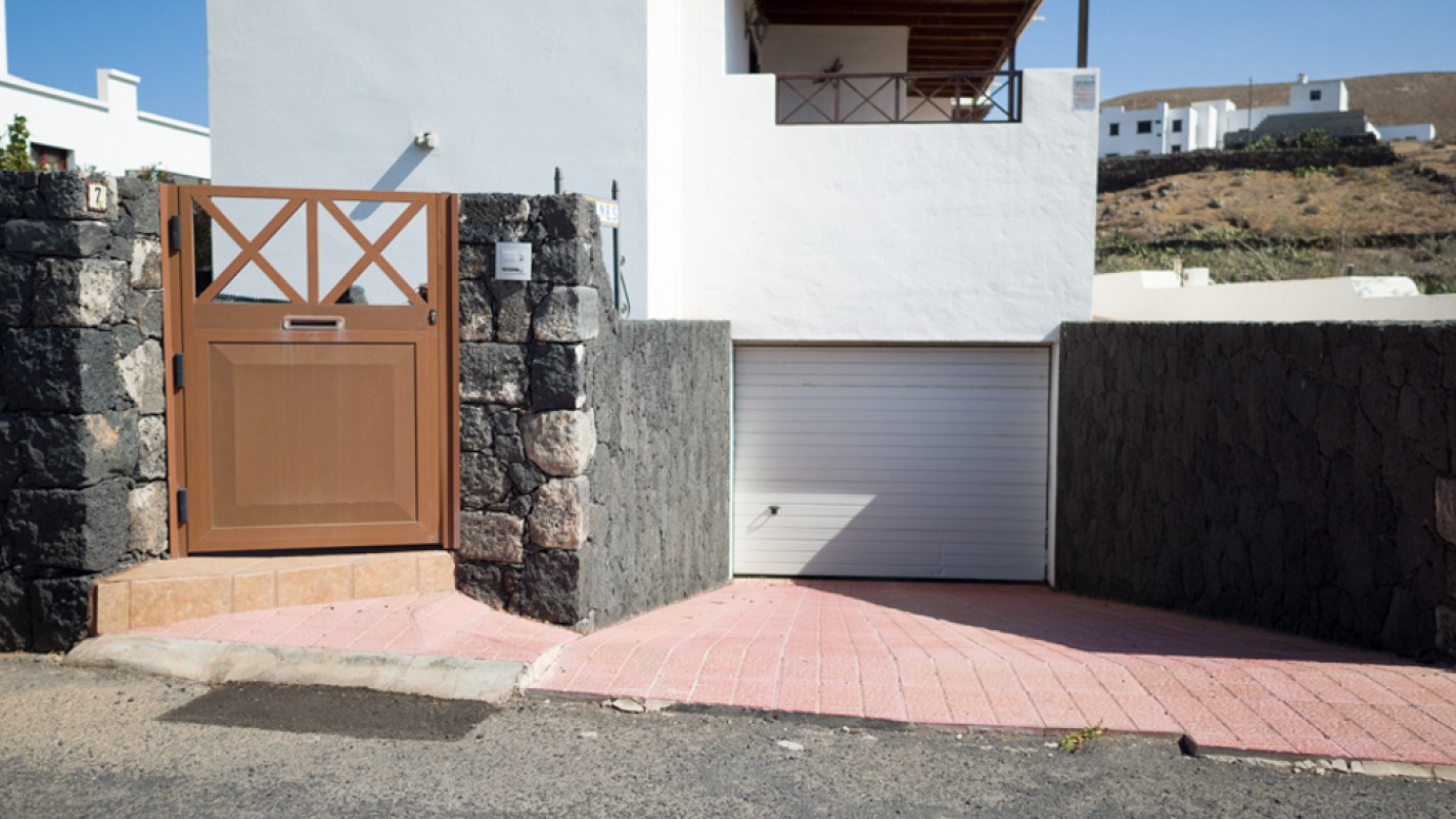 - Guatiza - Roper Properties