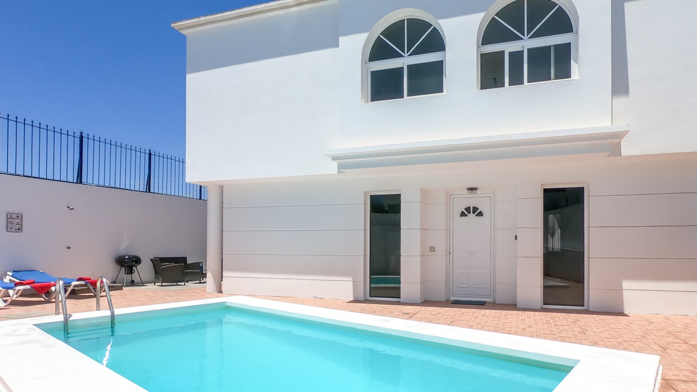 - Tías - Roper Properties