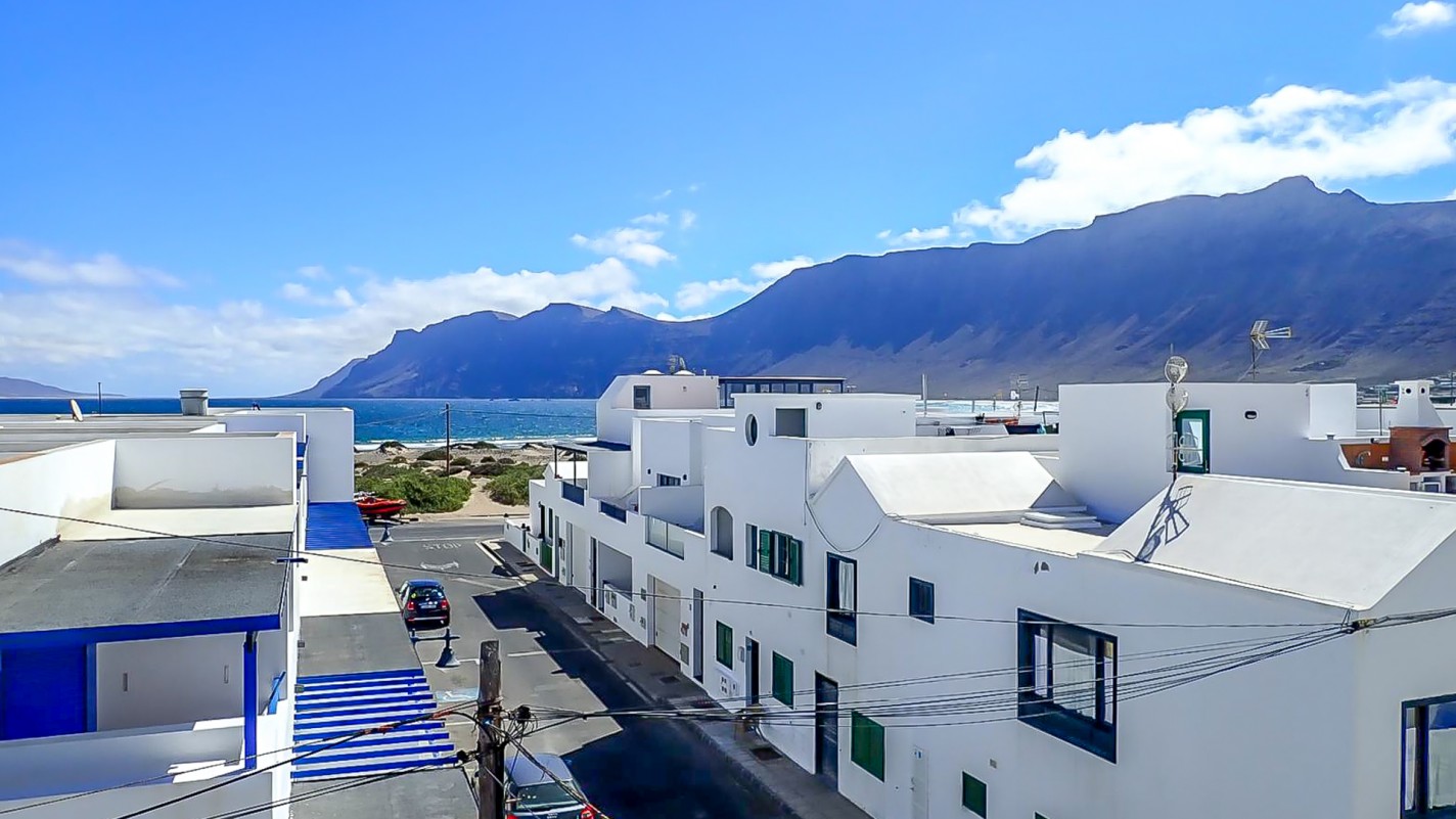 - Famara - Roper Properties
