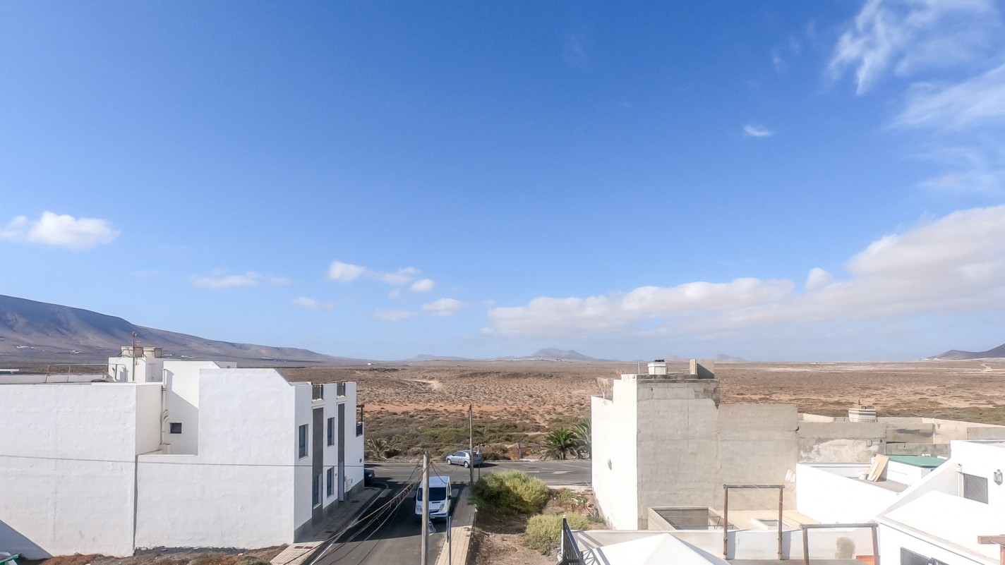 - Famara - Roper Properties