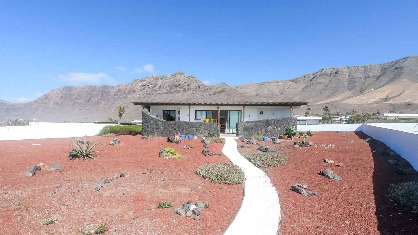 - Famara - Roper Properties