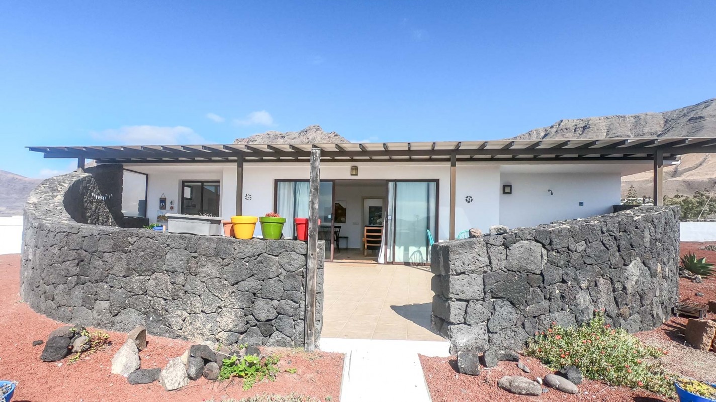 - Famara - Roper Properties