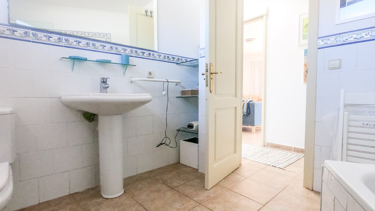 - Famara - Roper Properties