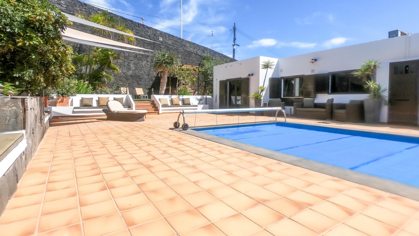 - Tías - Roper Properties
