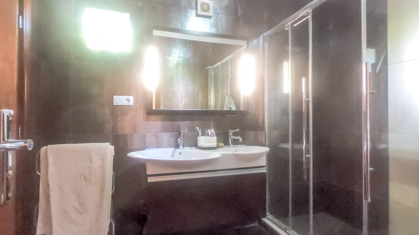 - Tías - Roper Properties