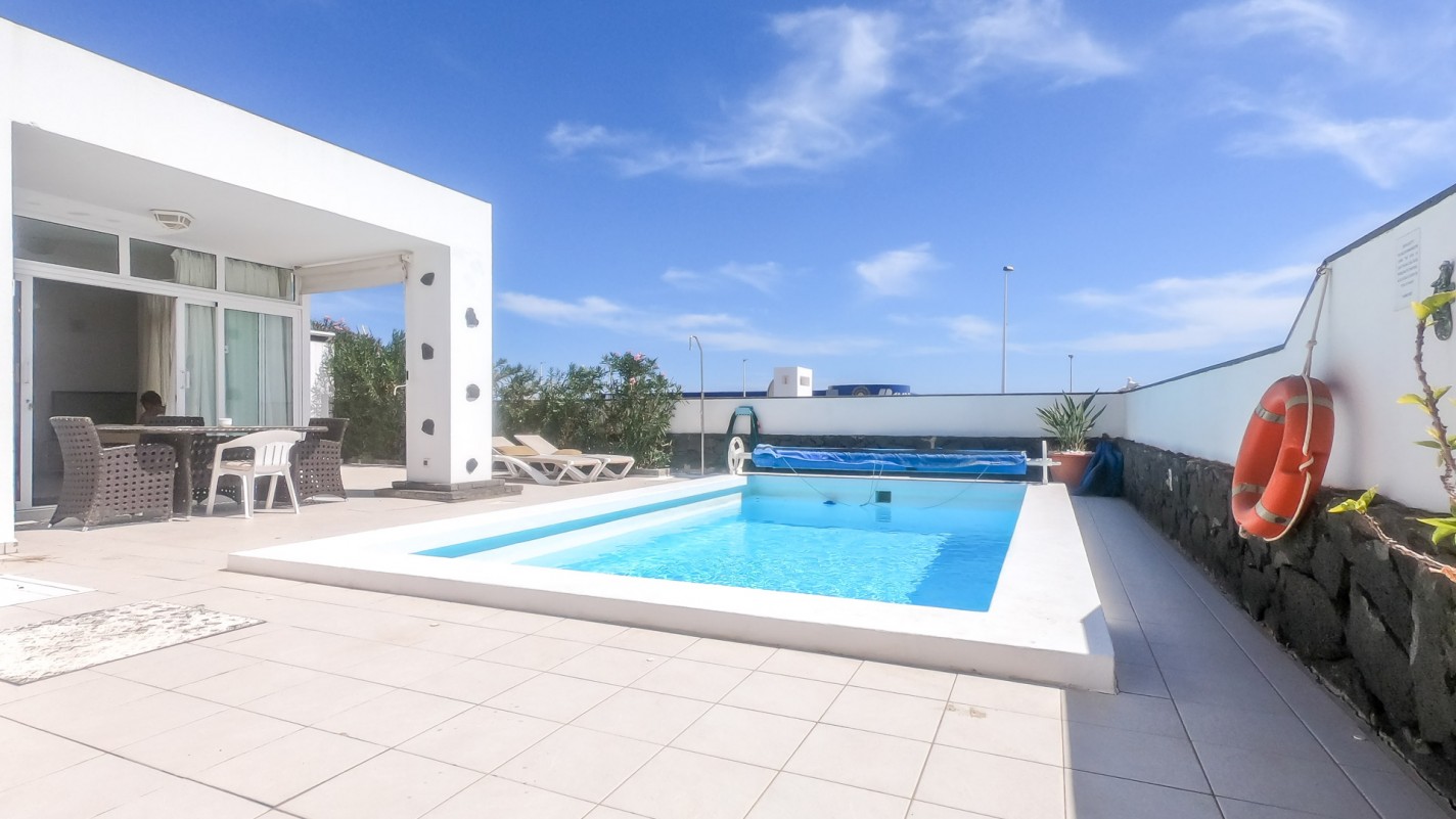 - Tías - Roper Properties