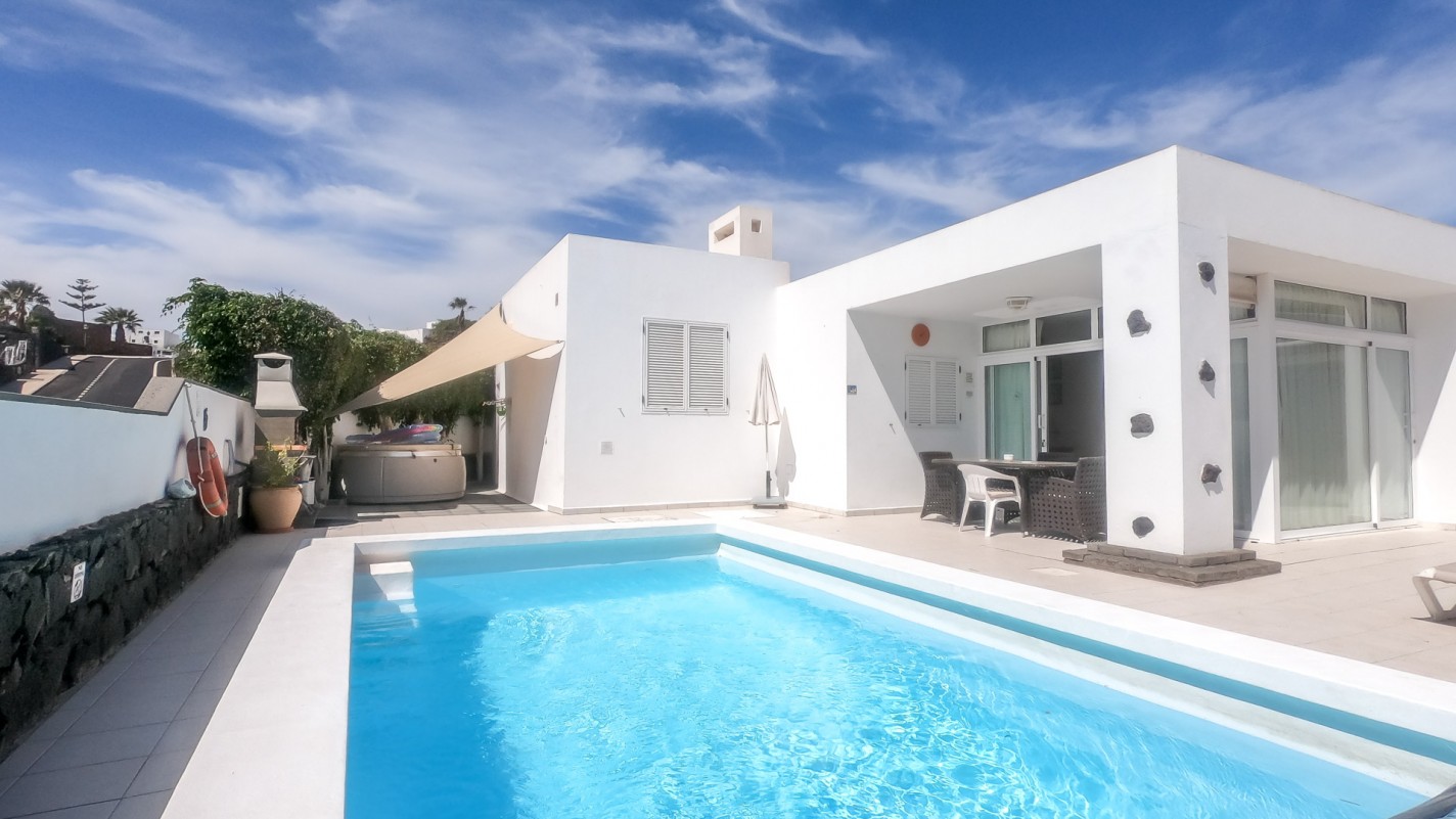 - Tías - Roper Properties