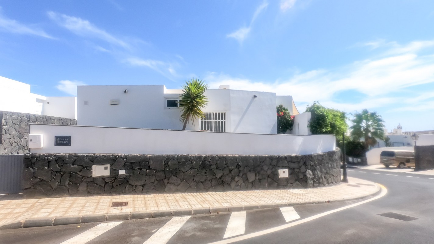 - Tías - Roper Properties
