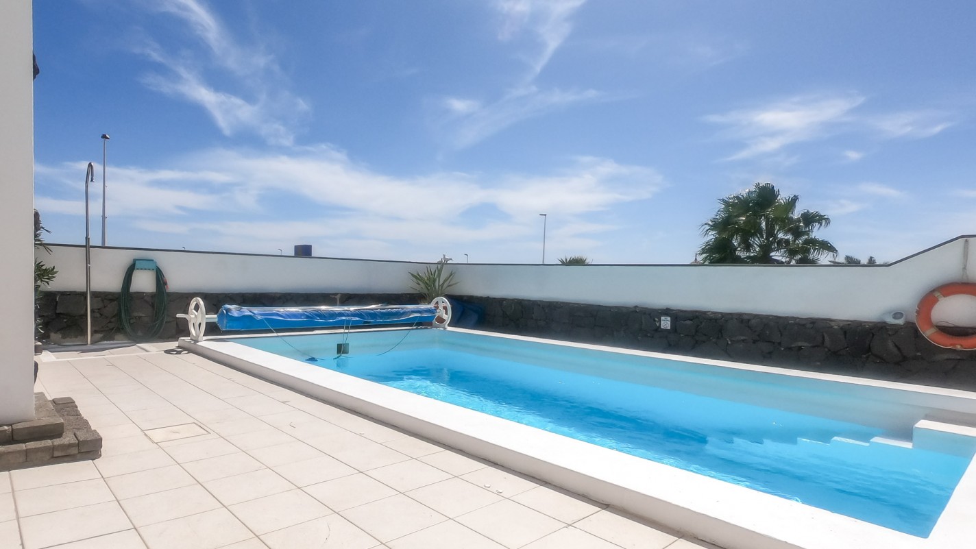 - Tías - Roper Properties