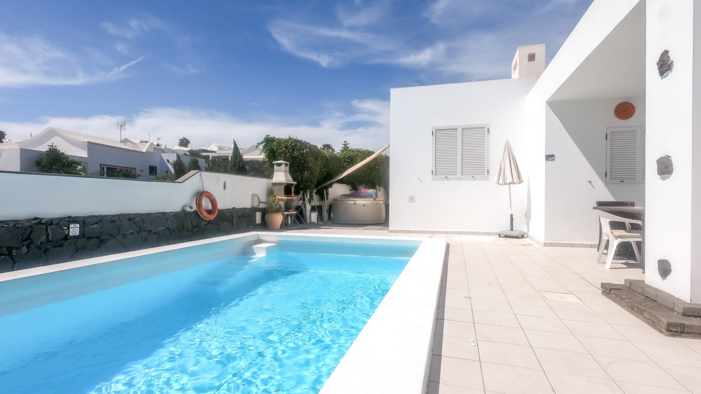 - Tías - Roper Properties