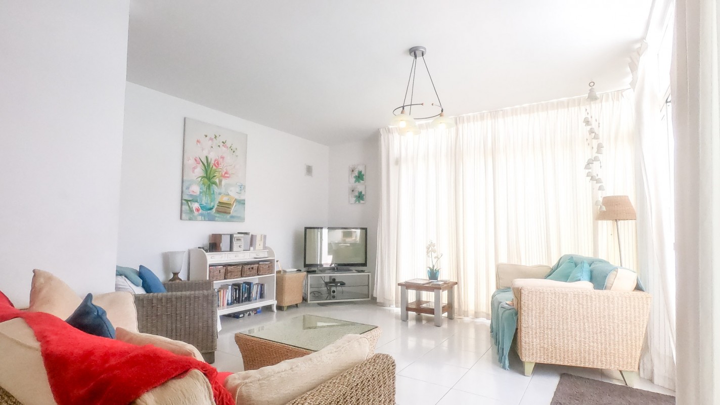 - Tías - Roper Properties