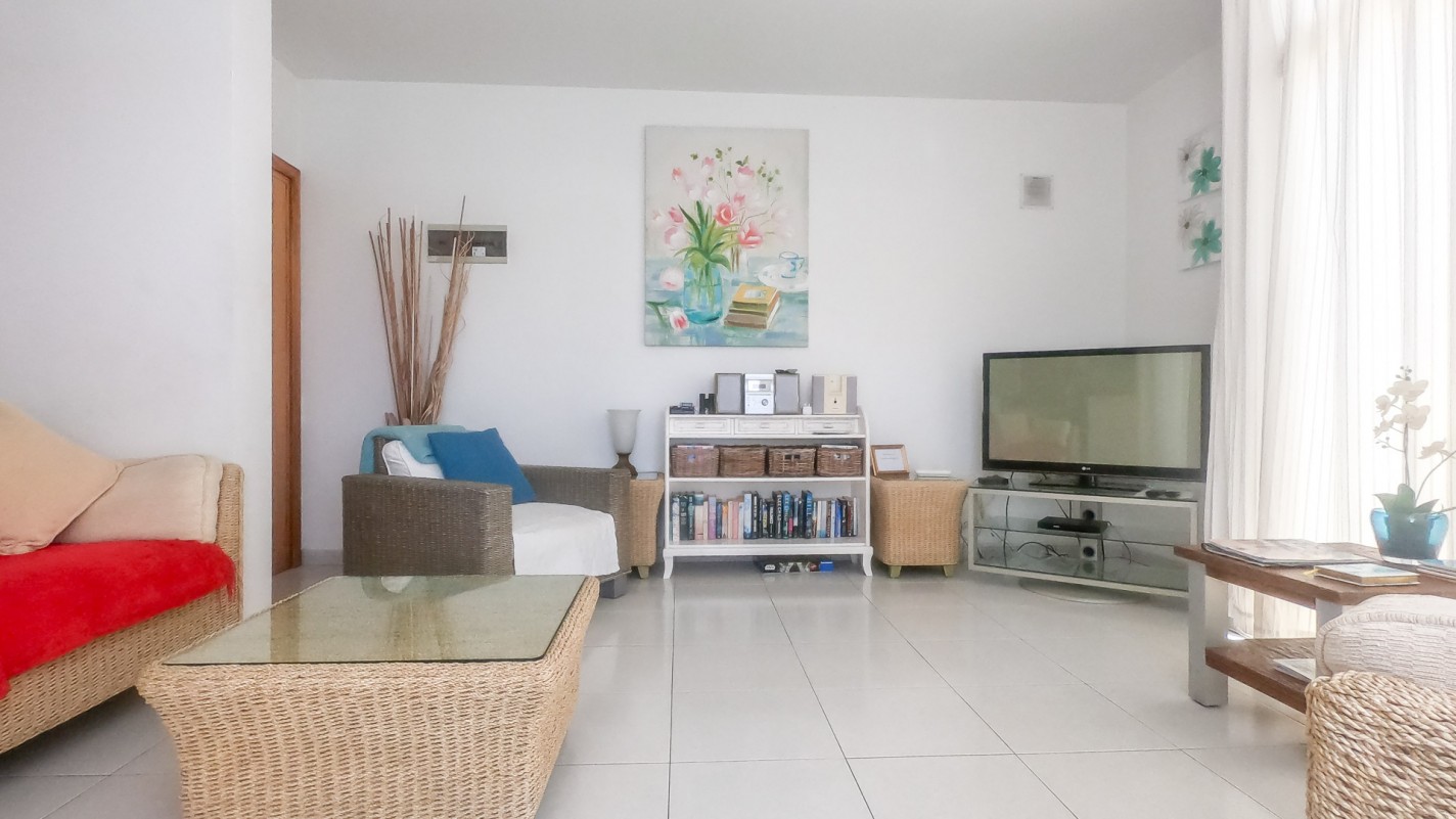 - Tías - Roper Properties