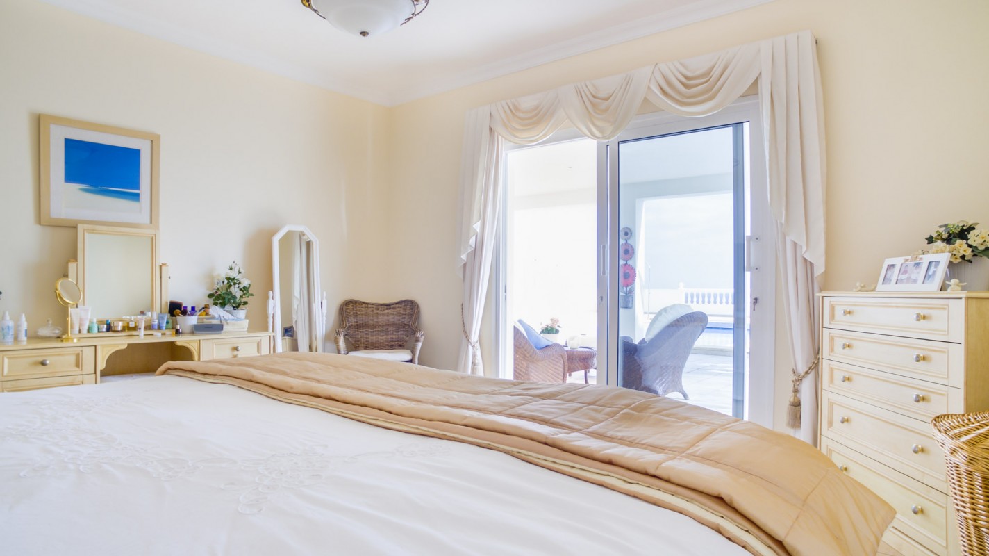- Puerto Calero - Roper Properties