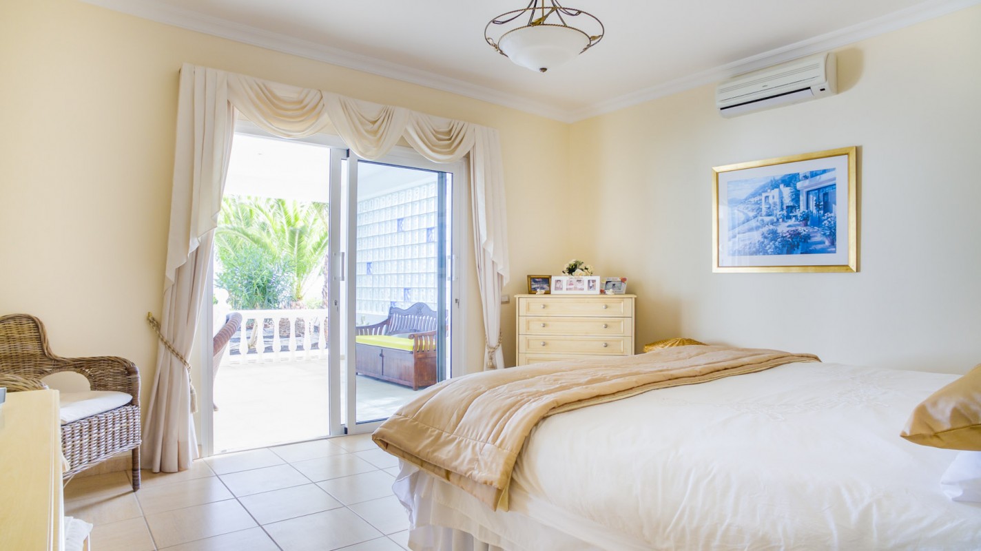 - Puerto Calero - Roper Properties