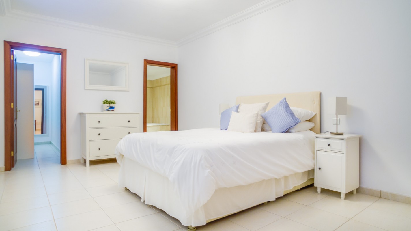 - Puerto Calero - Roper Properties