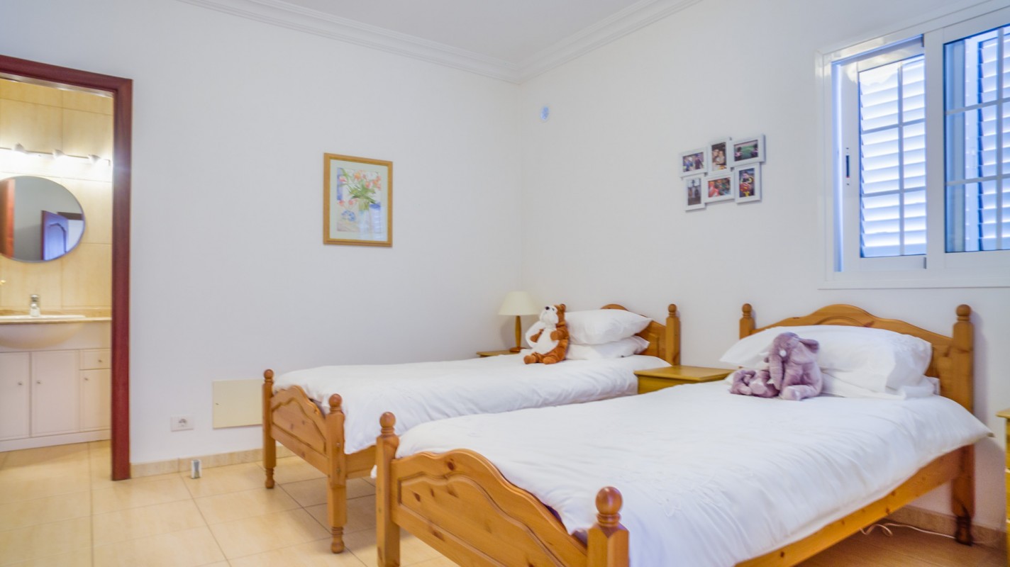 - Puerto Calero - Roper Properties