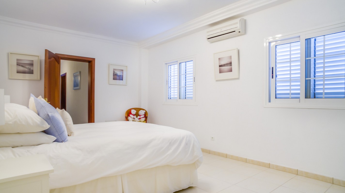 - Puerto Calero - Roper Properties